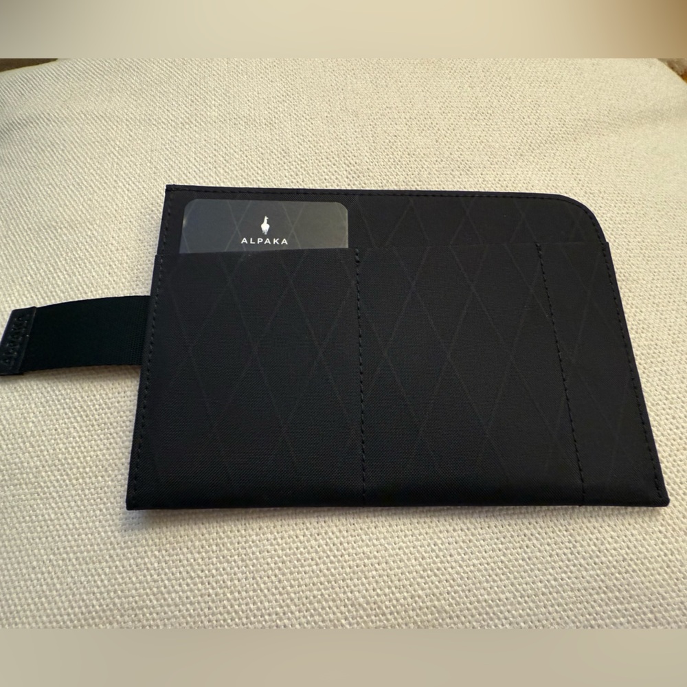 Alpaka Ark Passport Sleeve